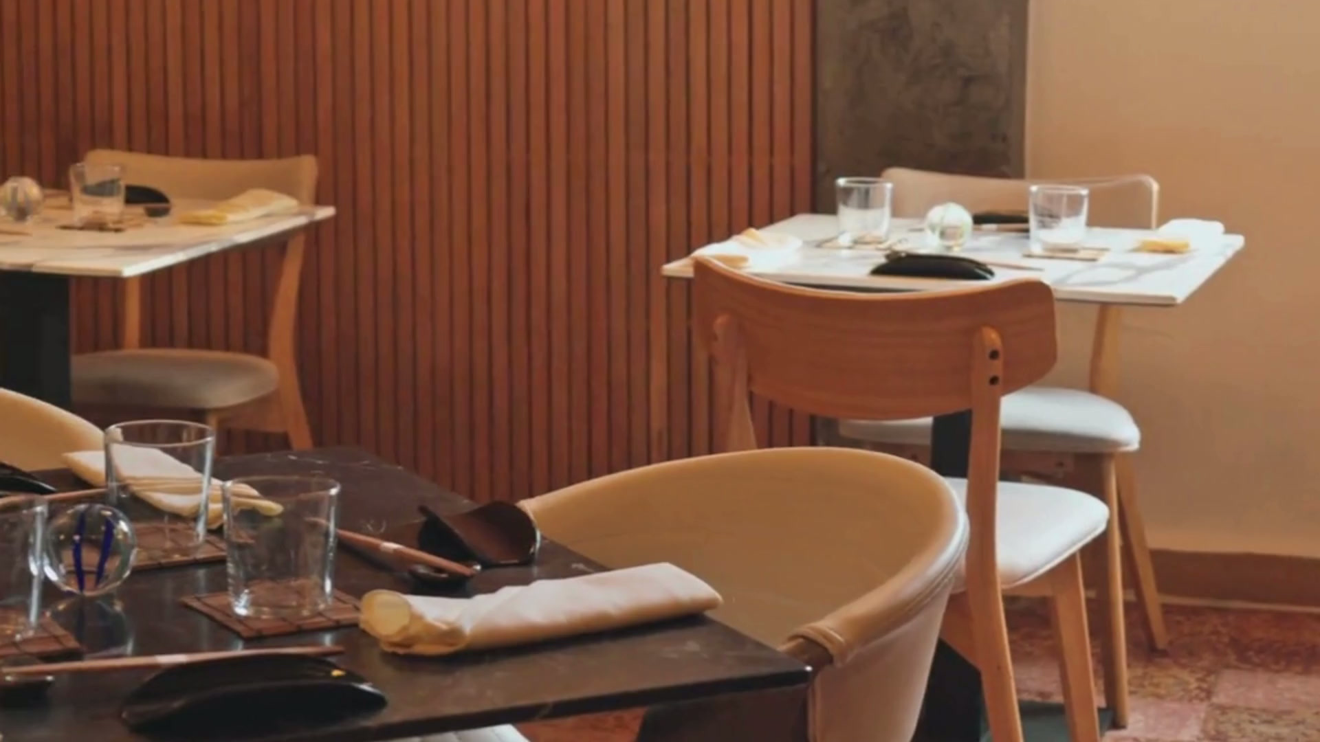Salón del restaurante Godai by Sakana